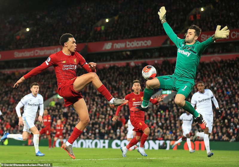 tuong thuat liverpool 3-2 west ham: vong 27 premier league 2019/2020 hinh 1