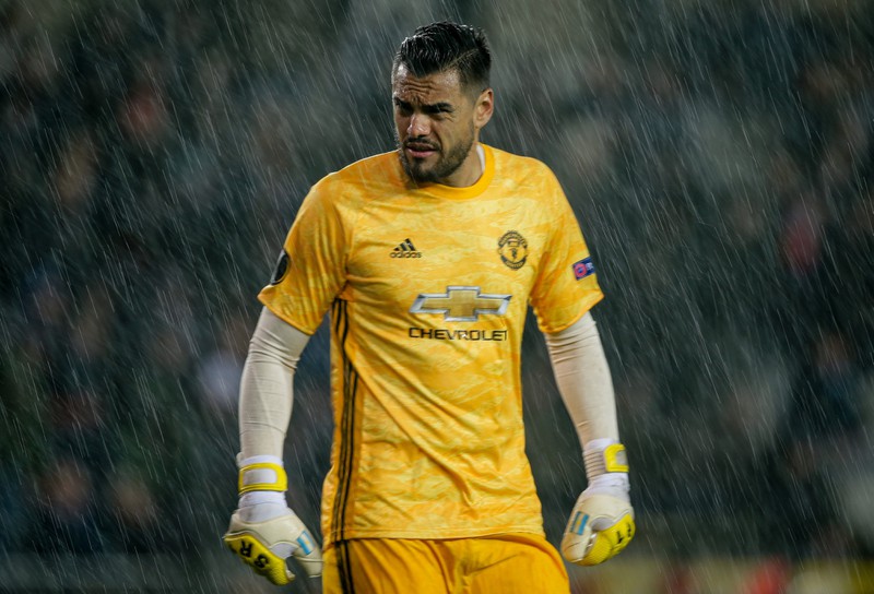 doi hinh du kien mu - brugge: bruno fernandes, scott mctominay da chinh? hinh 1