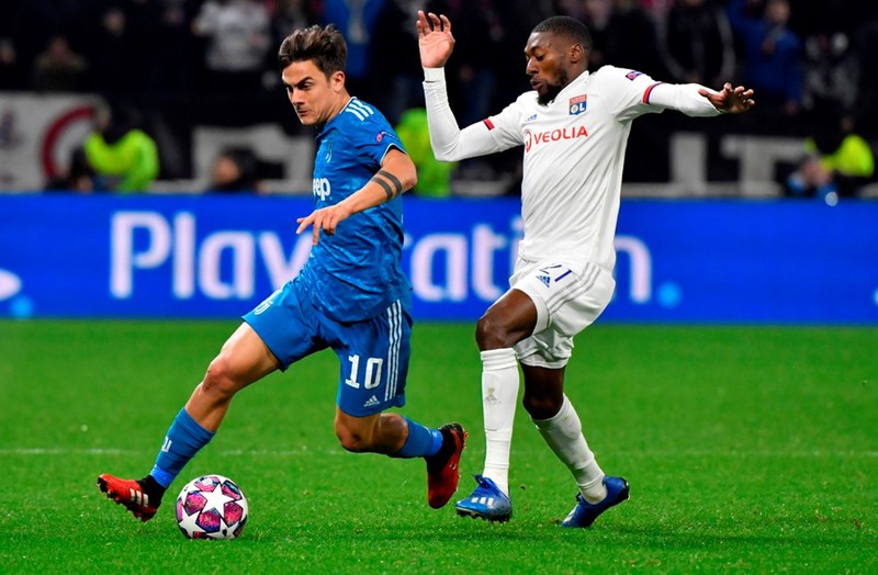 toan canh lyon 1-0 juventus: ronaldo va dong doi thua "lam lung trang bung" hinh 8