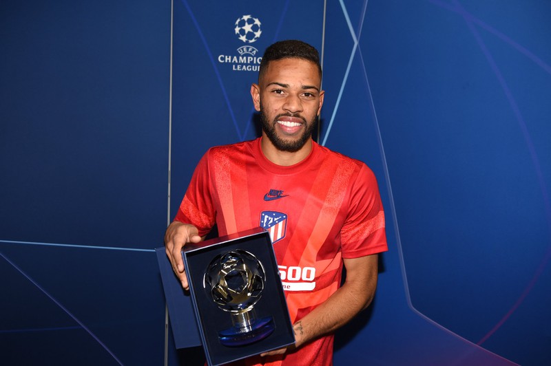 8 cau thu xuat sac nhat tran dau o luot di vong 16 doi champions league hinh 2