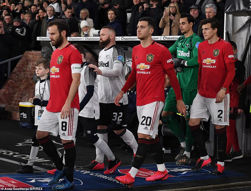 toan canh derby 0-3 mu: rooney "them mot lan dau" khi gap lai quy do hinh 1