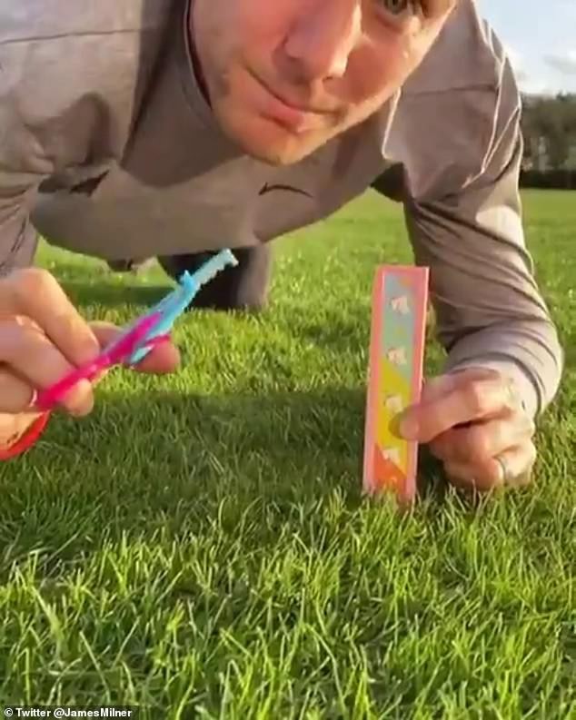 dan sao premier league lam gi khi phai roi xa bong da vi dich covid-19? hinh 10