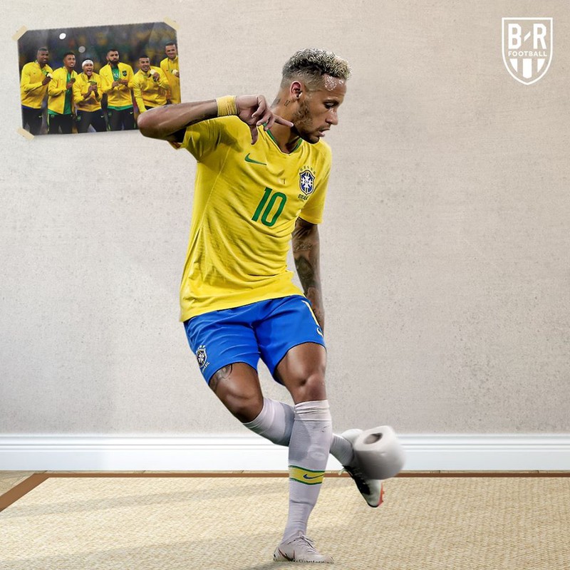 messi, ronaldo va "vu tru bong da" thoi tu cach ly hinh 2