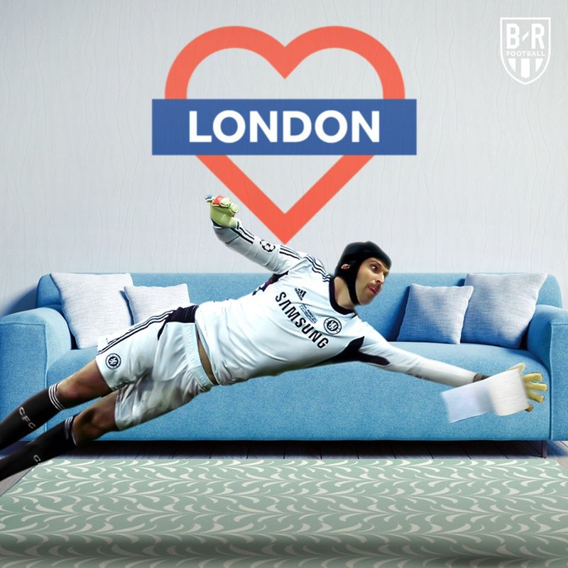 messi, ronaldo va "vu tru bong da" thoi tu cach ly hinh 6