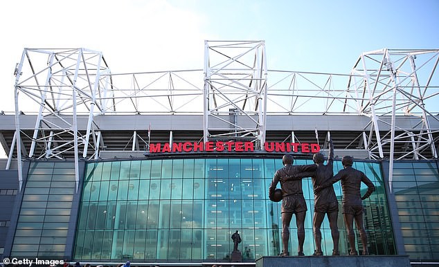 trai nguoc voi liverpool, mu lien tiep ghi diem trong mua dich covid-19 hinh 1