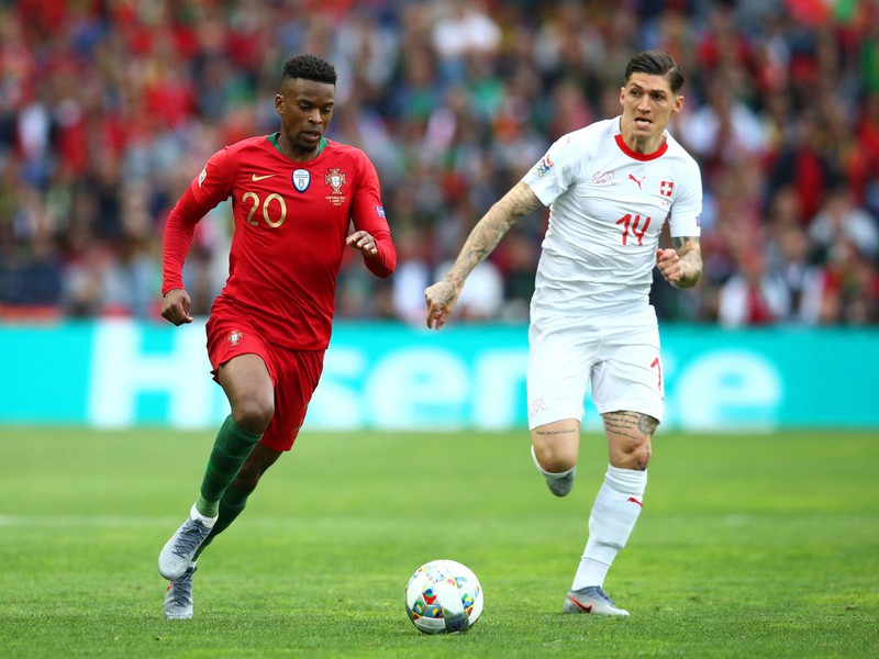 top 10 cau thu bo dao nha kheo nhat pes 2020: ronaldo van thua 1 nguoi hinh 1