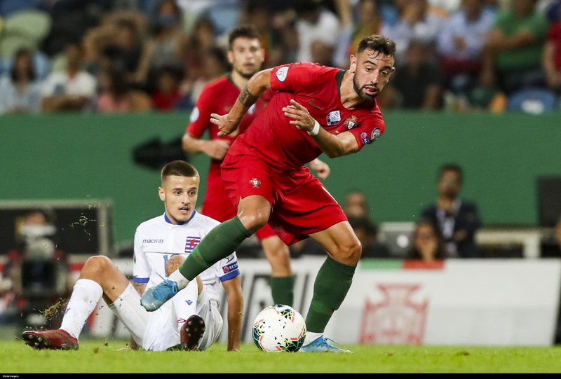 top 10 cau thu bo dao nha kheo nhat pes 2020: ronaldo van thua 1 nguoi hinh 5