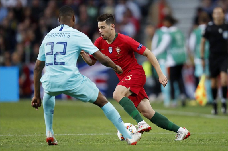 top 10 cau thu bo dao nha kheo nhat pes 2020: ronaldo van thua 1 nguoi hinh 4