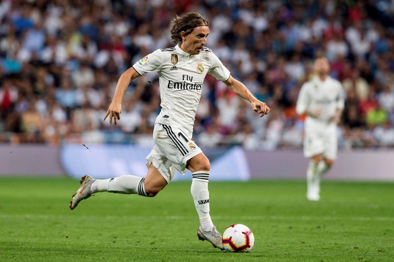 doi hinh dep nhu mo cua real madrid khi so huu haaland va mbappe hinh 7