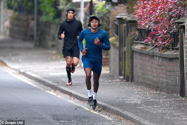 jesse lingard ra duong chay bo cung "ngua chung" mot thoi cua mu hinh 2