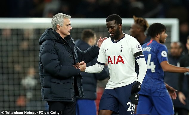 5 bai toan cho loi giai tu mourinho de vuc day tottenham hinh 2
