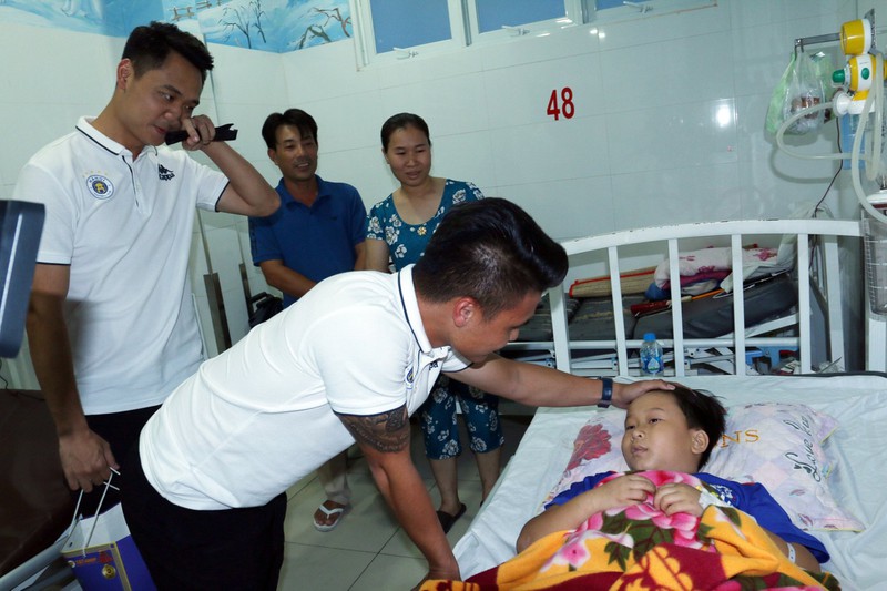 quang hai den benh vien bien uoc mo cua cdv nhi thanh hien thuc hinh 5