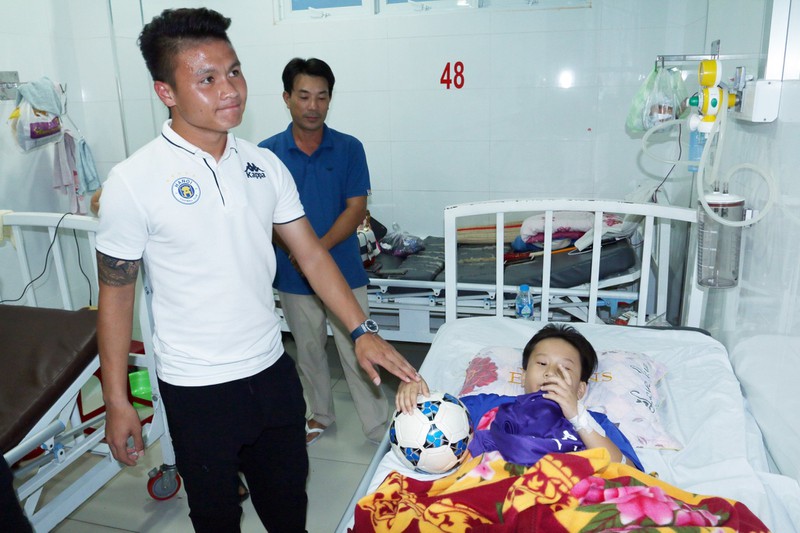 quang hai den benh vien bien uoc mo cua cdv nhi thanh hien thuc hinh 3