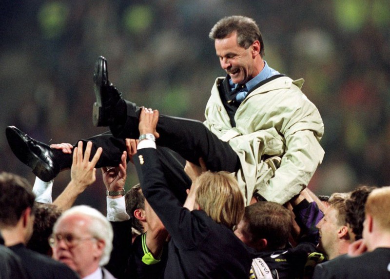 top 10 hlv xuat sac nhat champions league: van gaal xep tren sir alex hinh 1