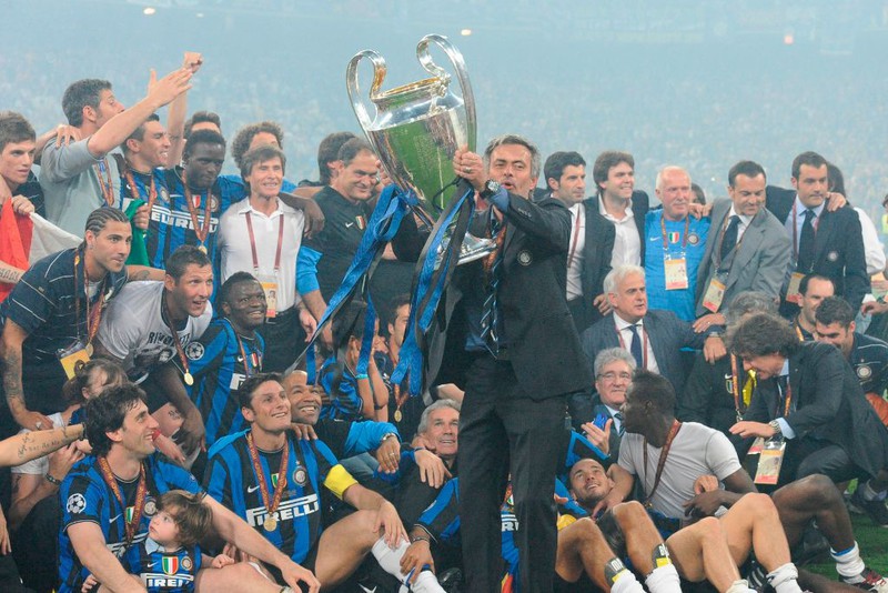top 10 hlv xuat sac nhat champions league: van gaal xep tren sir alex hinh 7