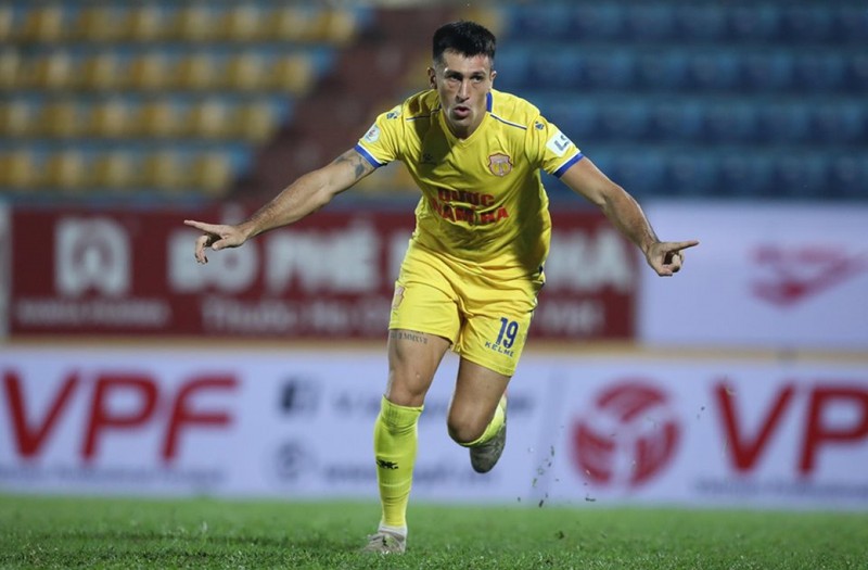 afc dua ra danh sach 14 cau thu dang xem nhat o v-league 2020 hinh 11