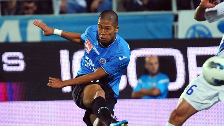 top 10 cau thu chau a thanh cong nhat tai serie a hinh 8