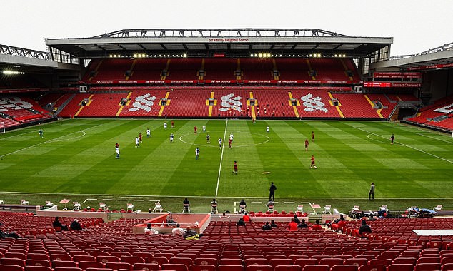 minamino ghi ban, liverpool dai thang truoc khi premier league tro lai hinh 1