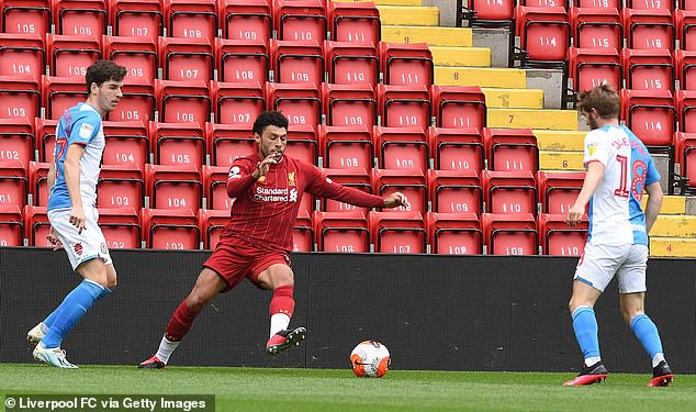 minamino ghi ban, liverpool dai thang truoc khi premier league tro lai hinh 5