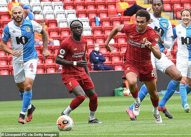 minamino ghi ban, liverpool dai thang truoc khi premier league tro lai hinh 7