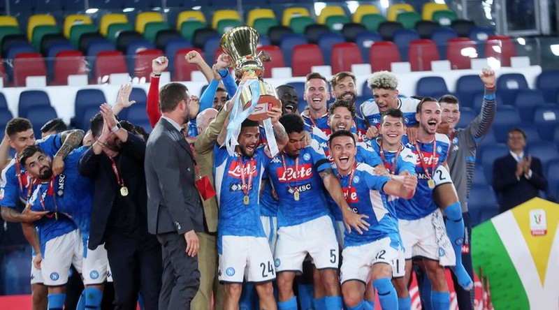 ronaldo gay that vong, juventus ngam ngui nhin napoli vo dich coppa italia hinh 1