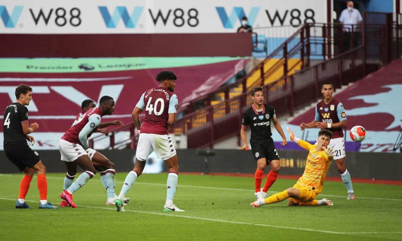 nguoc dong thang aston villa, chelsea tao ra khoang cach 5 diem voi mu hinh 1