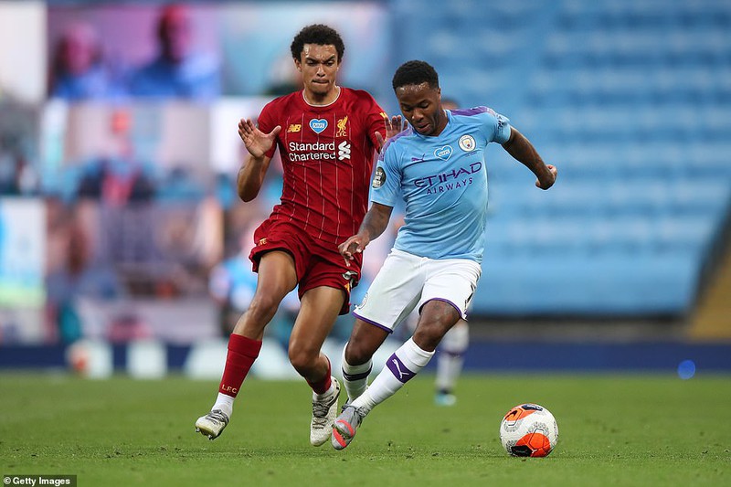 liverpool ra san nhu "mot vi than" va "cai ket bat ngo" truoc man city hinh 11