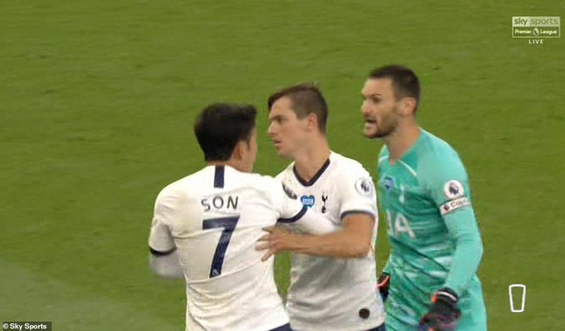 son heung min suyt danh nhau voi thu mon hugo lloris ngay tren san hinh 1