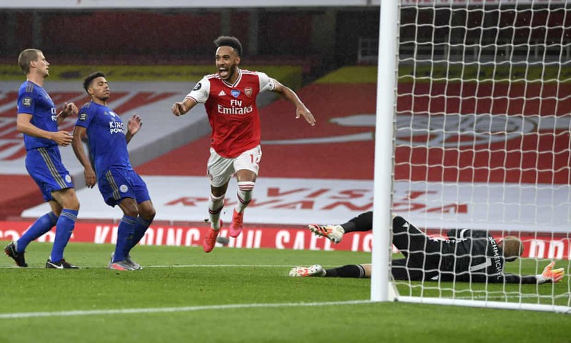 ket qua premier league: arsenal 1-1- leicester, crystal palace 2-3 chelsea hinh 1