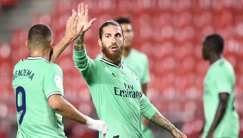 tuong thuat granada 1-2 real madrid: vong 36 la liga 2019/2020 hinh 1
