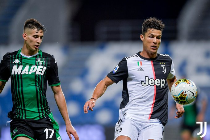 cristiano ronaldo dut chuoi 6 tran ghi ban lien tiep, juventus hoa sassuolo 3-3 hinh 1