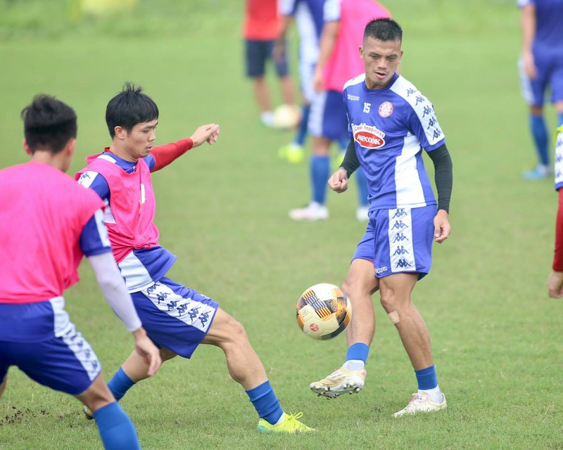 cong phuong, bui tien dung doi nang tap luyen truoc tran gap ha noi fc hinh 2