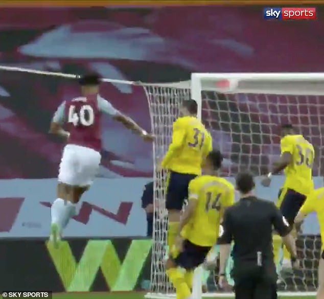 can canh: arsenal thung luoi vi aubameyang mai cuoi dua voi doi thu hinh 3
