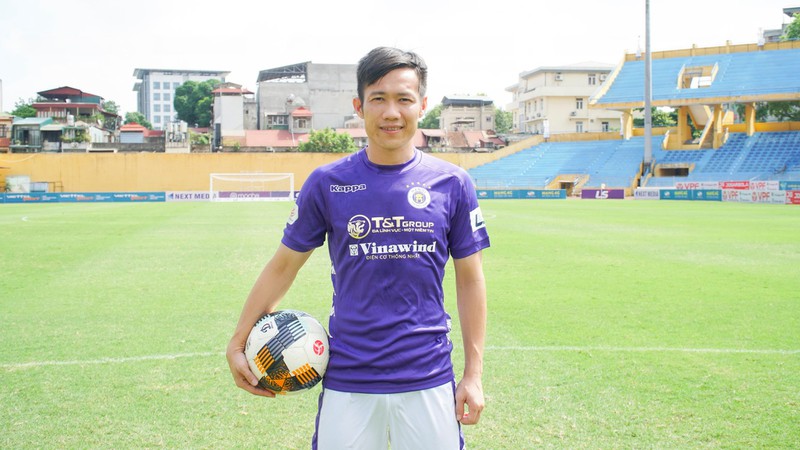 le tan tai ra mat ha noi fc, nhan ao so ao quen thuoc o dt viet nam hinh 1