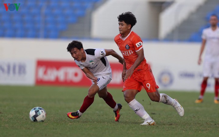 hoan vong 12 v-league 2020 de phong chong dich covid-19 hinh 1
