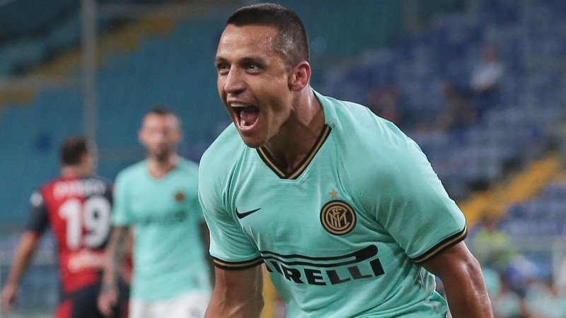 alexis sanchez lien tuc toa sang, inter milan bao tin mung cho mu hinh 1