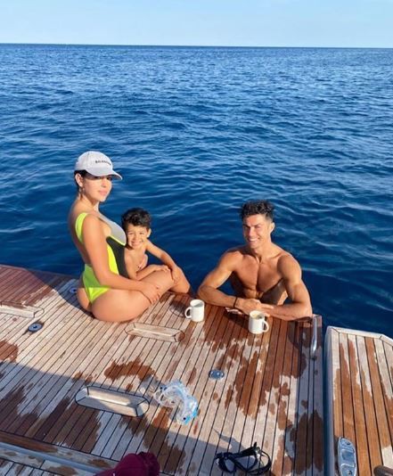 mua he "ruc ro" cua messi, ronaldo va cac ngoi sao bong da hinh 1