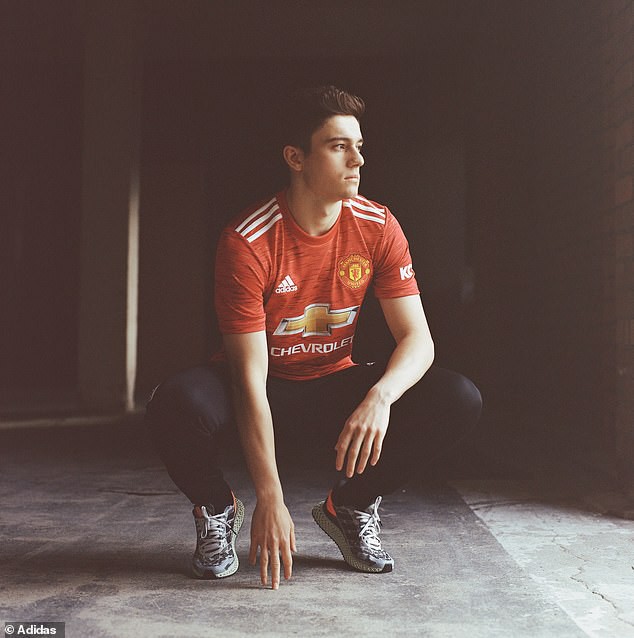 mu se su dung mau ao dau moi trong ngay europa league tro lai hinh 4