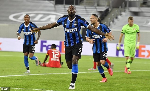 romelu lukaku toa sang, inter milan vao ban ket europa league hinh 2