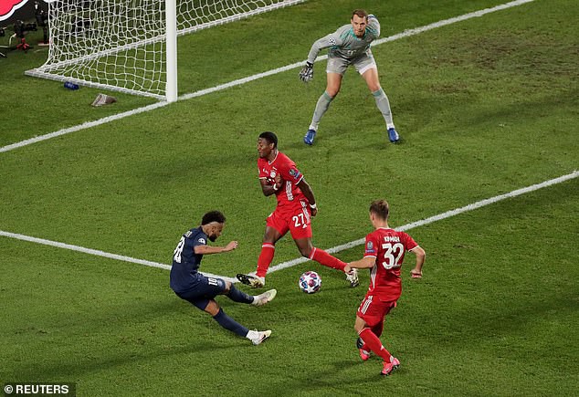 neymar khoc nhu mua sau that bai o chung ket champions league hinh 4