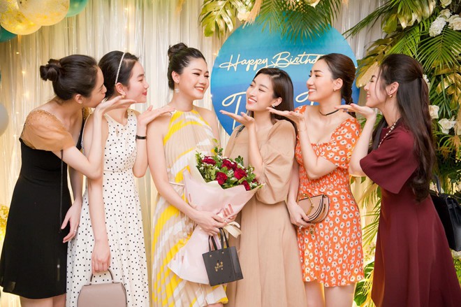 a hau thanh tu sinh con trai dau long sau 6 thang cuoi dai gia hinh 2