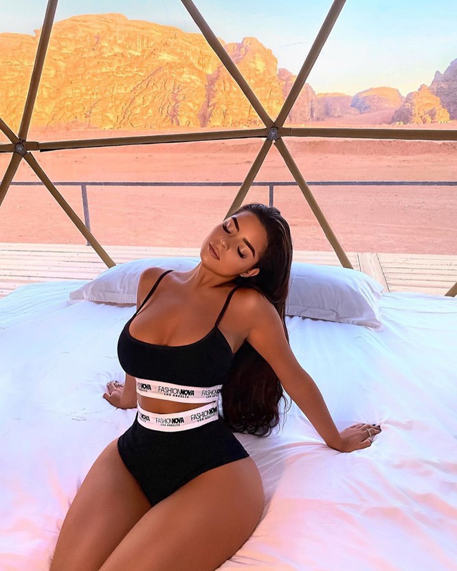 bong hong anh quoc demi rose khoe 3 vong "bong mat" voi bikini hinh 9