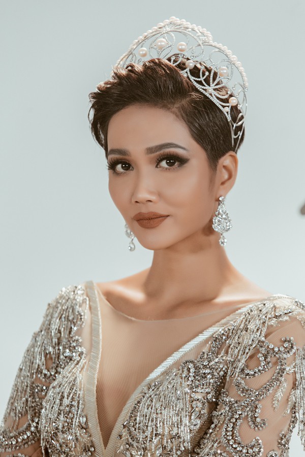 sao viet len tieng bao ve van mai huong  hinh 2