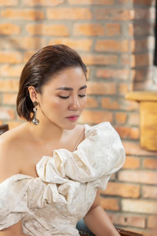van mai huong met moi, "muon chet" sau su co lo clip rieng tu hinh 1