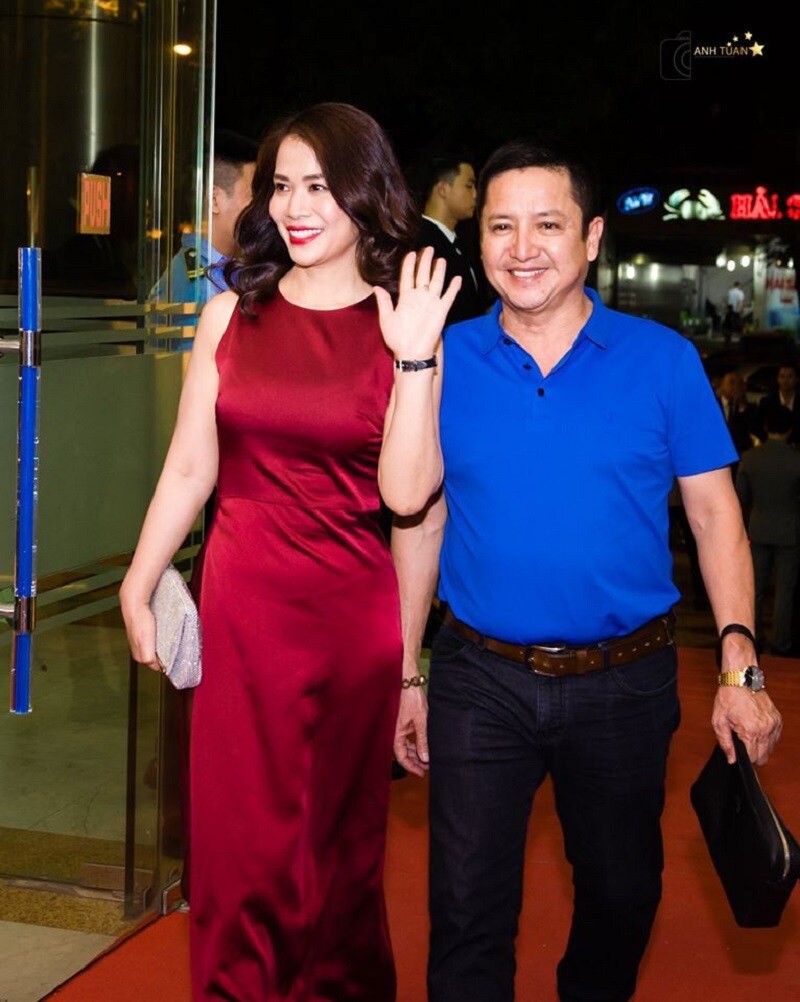sau 30 nam gan bo, nsut chi trung - ngoc huyen chinh thuc ly hon hinh 2
