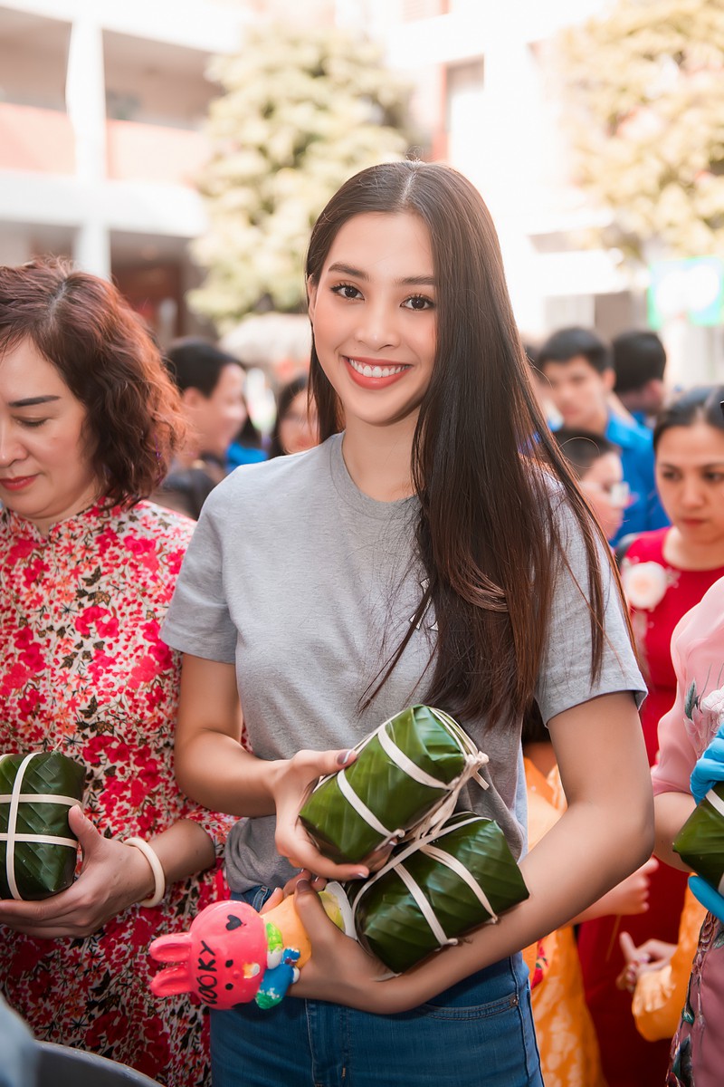 hoa hau tieu vy lan dau tro tai goi banh chung ngay tet hinh 10