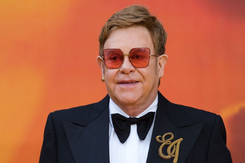 danh ca elton john tiet lo bat ngo ve qua khu nghien ngap ma tuy hinh 1