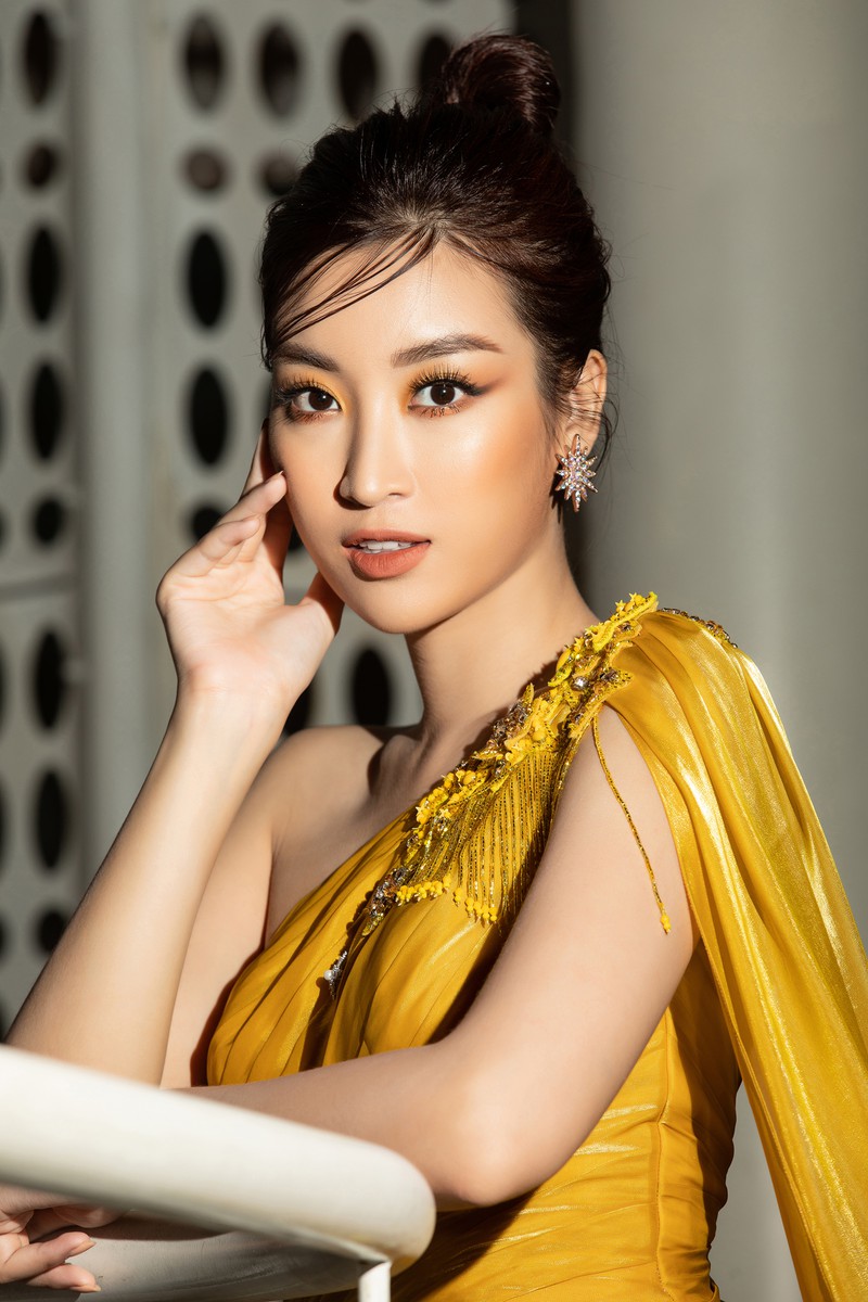 hoa hau my linh, tieu vy, thuy linh "do sac" chung mot khung hinh hinh 10