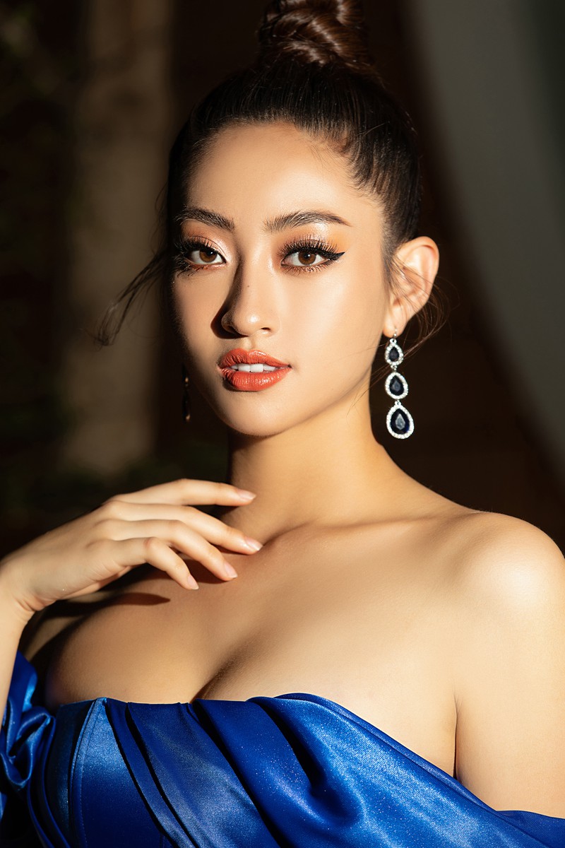 hoa hau my linh, tieu vy, thuy linh "do sac" chung mot khung hinh hinh 6