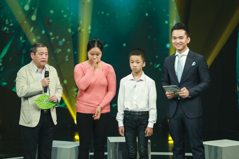 mc hanh phuc xuc dong trong gala cap la yeu thuong tet canh ty hinh 1